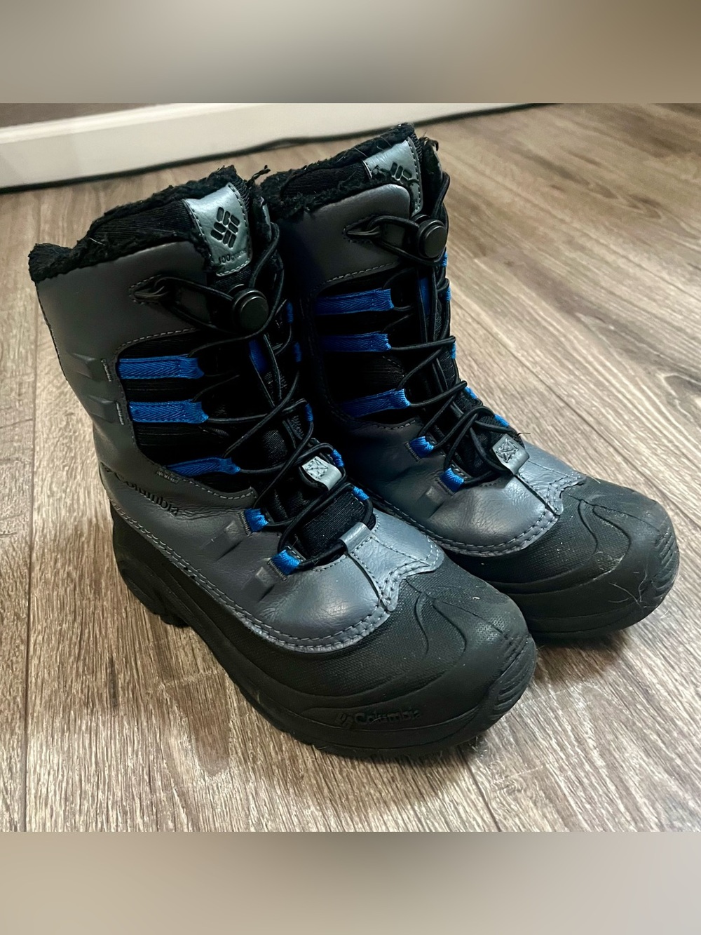 Columbia Kids Bugaboot Celsius Snow Boots- Gray and Blue Insulated- Size 5y